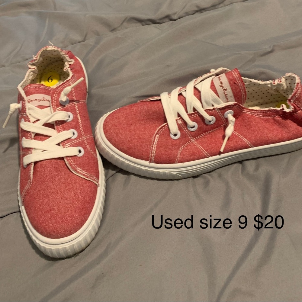 Skippy sneakers (used)